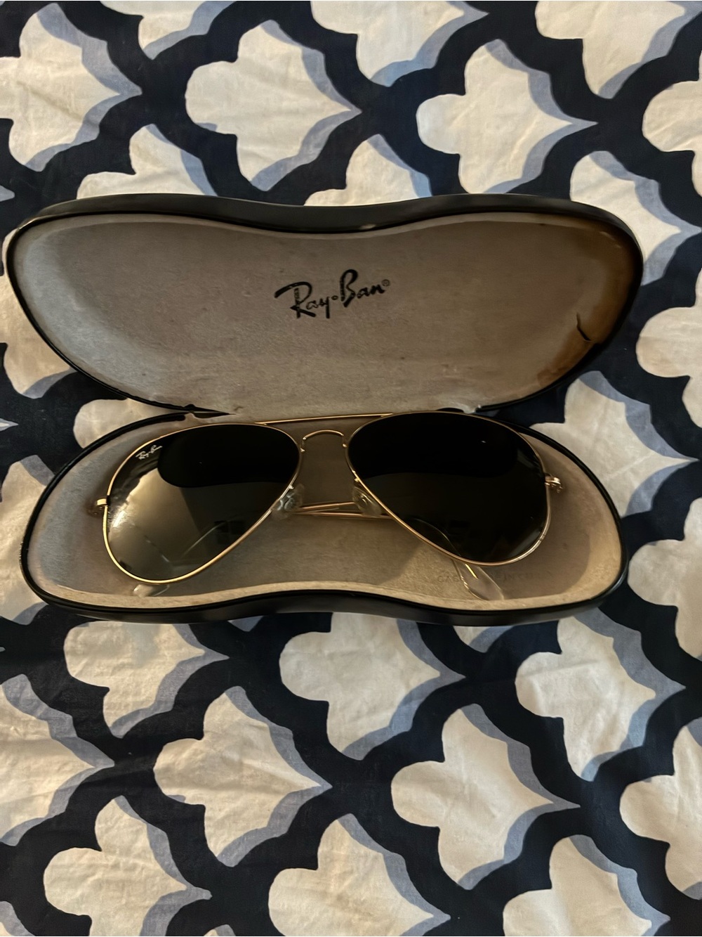 Ray-Ban Aviator Sunglasses – Gold Frame, Black Lenses With Case